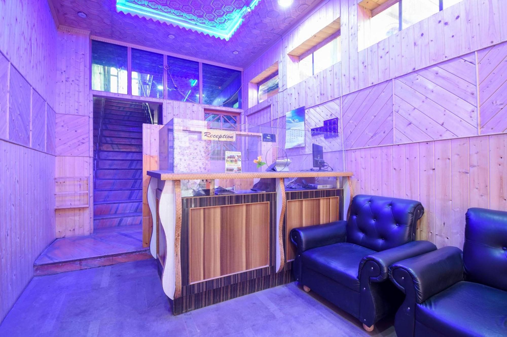 OYO 66476 Hotel Divine Kashmir Durgjan Exterior foto