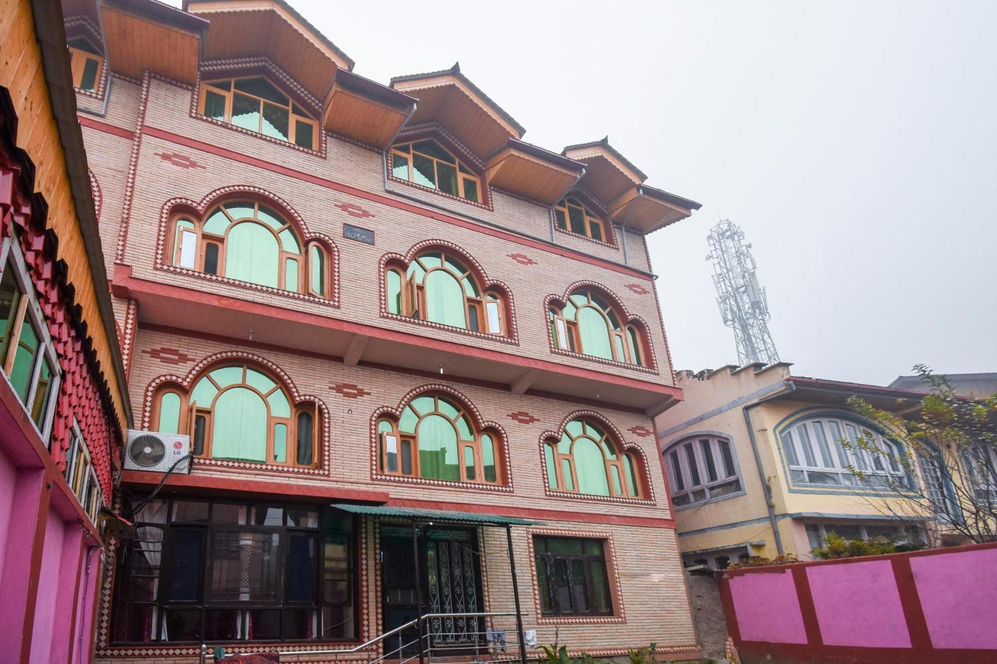 OYO 66476 Hotel Divine Kashmir Durgjan Exterior foto